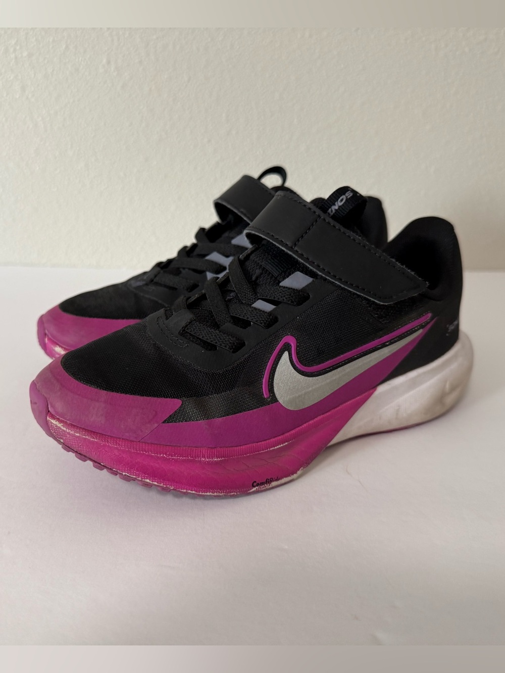 Nile Sonic Fly kids shoe